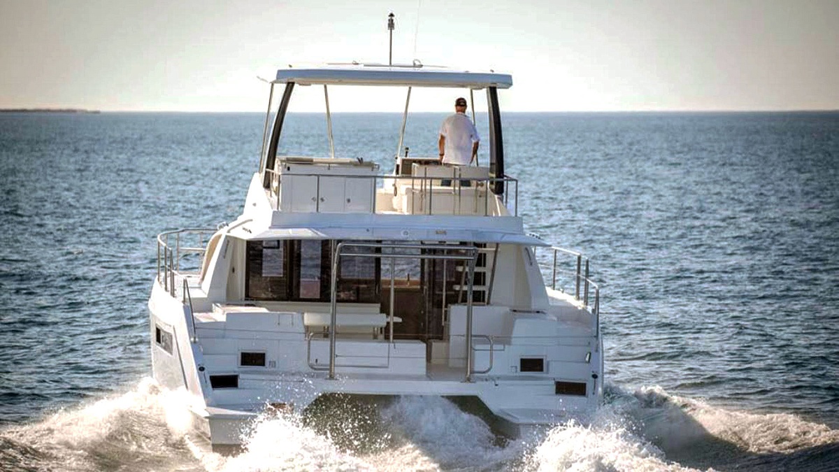 Аренда моторного катамарана Leopard 43 Powercat Estrella на Пхукете
